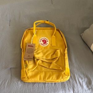 NWT YELLOW FJALLRAVEN KANKEN BACKPACK
